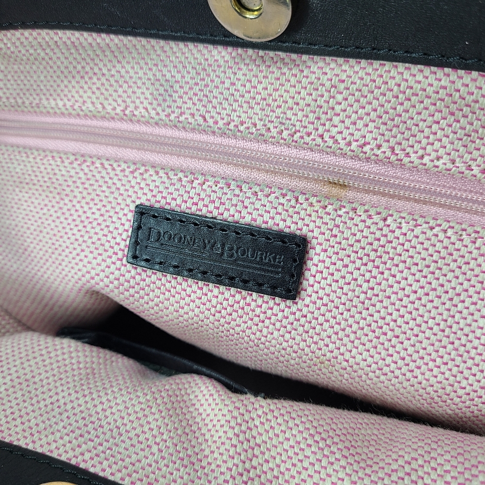 🚨SOLD🚨 Vintage Dooney & Bourke Pebbled Leather Bag - Picture 10 of 13